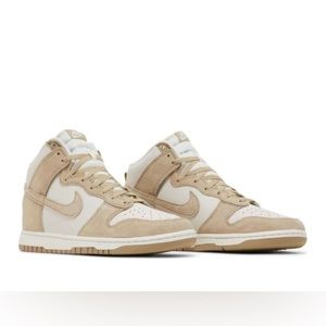 Nike Dunks ~ Brand New Never Worn
